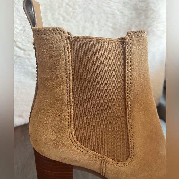 Tory Burch Stafford tan suede ankle boot - Picture 5 of 9